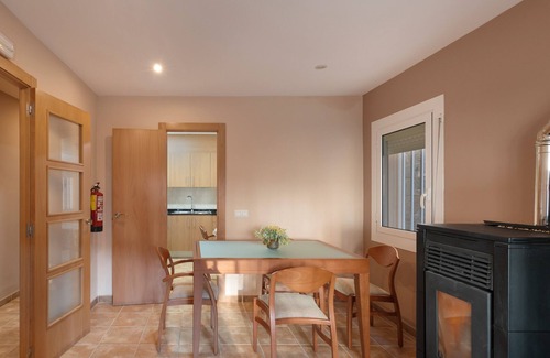 Cercs Apartment | Apartment 'Menvil' with Mountain Views, Private Terrace and Wi-Fi