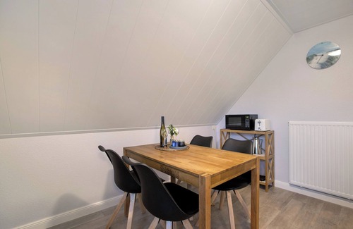 Bredstedt Apartment | Apartment 'Micha's Ferienwohnung' with Private Terrace, Private Garden and Wi-Fi