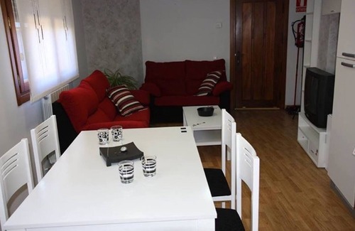 Milagro Apartment | Apartment 'Miralrio 1' with Wi-Fi and Air Conditioning