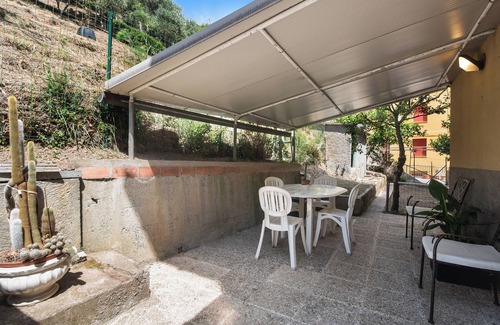 Moneglia Apartment | Apartment 'Miriam e Carlo' close to the Beach with Garden & Wi-Fi