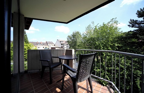 Alt-Godesberg Apartment | Apartment mit Blick auf die Godesburg und Garten