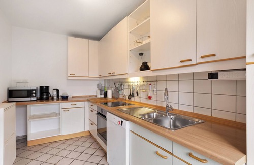 Rheda Apartment | Apartment 'Mit 100qm' with Shared Terrace, Shared Garden and Wi-Fi