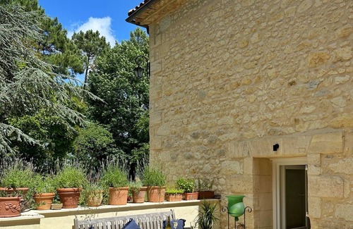 Gaillan-en-Medoc Apartment | Apartment mit Sonnenterrasse Zwischen Atlantik und Wein