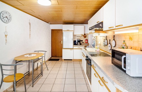 Stammen Apartment | Apartment 'Mit Herz' with Shared Terrace, Shared Garden and Wi-Fi