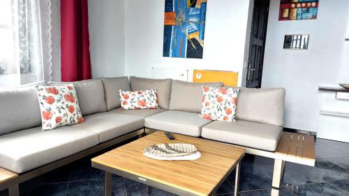 El Guincho Apartment | Apartment mit privatem Balkon sowie Meer- und Gebirgsblick im modernen Stil