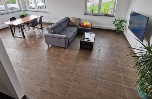 Muensingen Apartment | Apartment 'Mit Terrasse Und Garten' with Mountain View, Shared Terrace and Wi-Fi