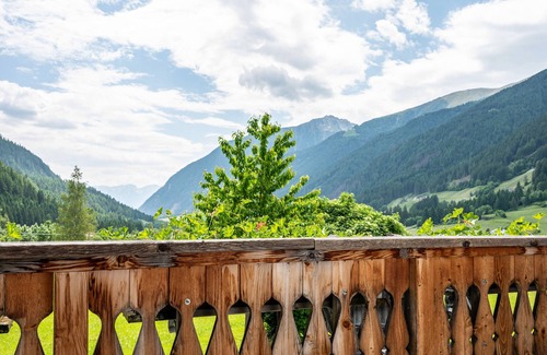Anterselva Apartment | Apartment 'Mitterbruggehof Silberdistel' with Mountain View, Shared Garden and Wi-Fi