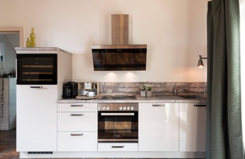 Rachtig Apartment | Apartment-Modern-Private Bathroom-Balcony-Rochter Bleibe