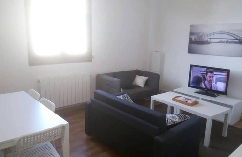 Sant Antoni Apartment | Apartment 'Modern Flat Valencia' with Balcony and Wi-Fi