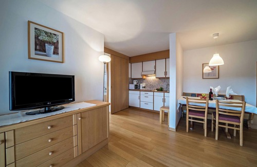 Salonetto Apartment | Apartment "Mölten" with Mountain View, Wi-Fi, Balcony & Garden