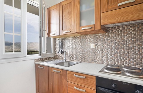 Kaminarata Apartment | Apartment 'Monte Verde 204' with Sea View, Wi-Fi and Air Conditioning