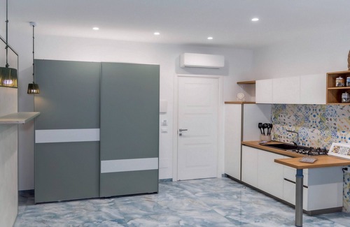 Ercolano Apartment | Apartment 'Monolocale A Due Passi Dagli Scavi' with Mountain View, Wi-Fi and Air Conditioning