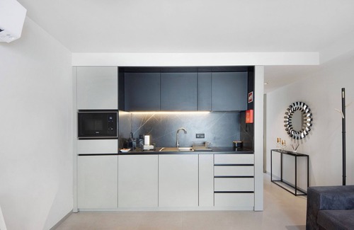 Aveiro Apartment | Apartment 'Morgado Granja Luxury Suites' with Private Garden, Wi-Fi and Air Conditioning