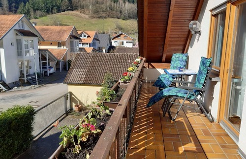 Oberwolfach Apartment | Apartment 'Mühlengrün' with Mountain View, Balcony and Wi-Fi