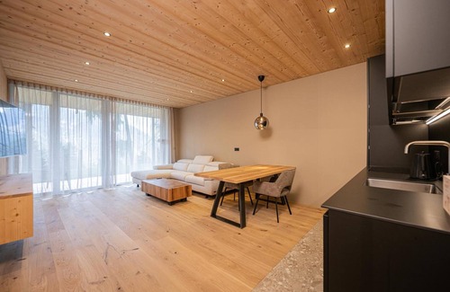 Funes Apartment | Apartment 'Munt Dolomiti Farm' with Lake View, Shared Terrace and Wi-Fi