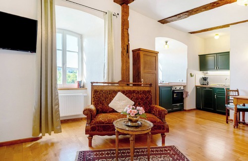Maring-Noviand Apartment | Apartment 'Napoleonzimmer Studio' with Shared Terrace, Shared Garden and Wi-Fi