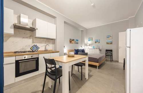 Casteldaccia Apartment | Apartment 'Naurra' with Balcony and Air Conditioning