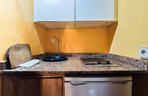 Ibiza City Centre Apartment | Apartment 'Navila' with Shared Pool, Wi-Fi and Air Conditioning