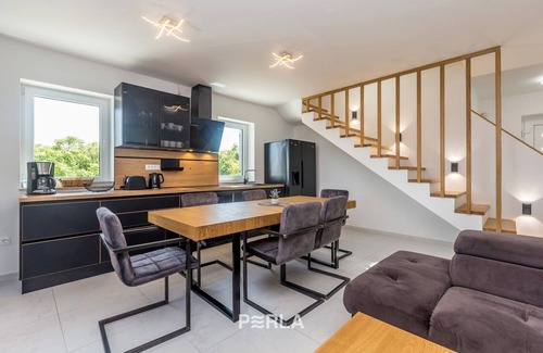 Nerezine Apartment | Apartment NAYA with large heated pool 50m2
