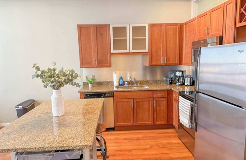 Old West Side Apartment | Apartment near Kerrytown Concert House