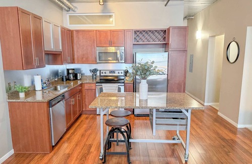 Old West Side Apartment | Apartment near Kerrytown Concert House