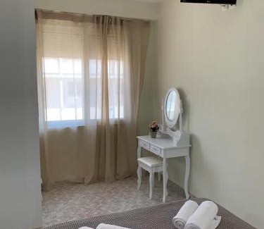 Keratsini-Drapetsona Apartment | Apartment near Piraeus port