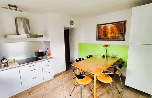 Laupheim Apartment | Apartment 'Near the Center' with Private Garden, Balcony and Wi-Fi