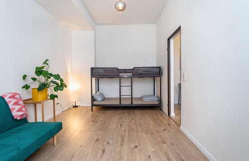 Rheinhausen Apartment | Apartment 'Next Home' with Wi-Fi and Air Conditioning