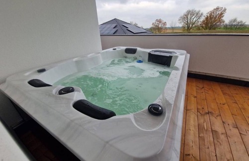 Euskirchen Apartment | Apartment 'Nia' with Private Terrace, Sauna, Whirlpool, Balcony and Wi-Fi
