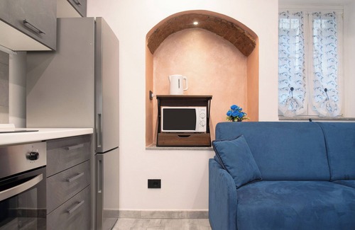 Bisuschio Apartment | Apartment 'Nido Cicogna' with Wi-Fi