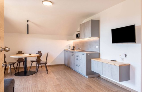 Redagno Apartment | Apartment 'Nigglhof - Maria' with Mountain View, Shared Garden & Wi-Fi