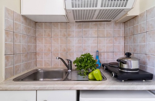 Nikiana Apartment | Apartment "Nikoleta 1" with Sea View, Terrace & Wi-Fi