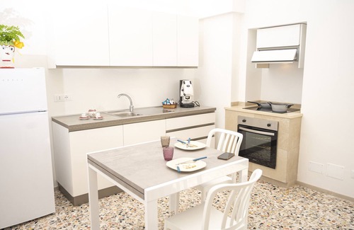 L'Assunta Apartment | Apartment 'Nonna Giuannen' with Private Terrace, Wi-Fi and Air Conditioning