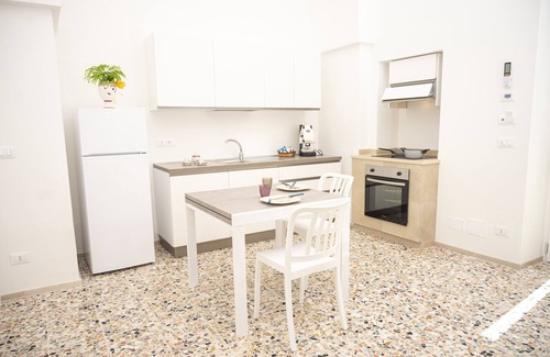 L'Assunta Apartment | Apartment 'Nonna Giuannen' with Private Terrace, Wi-Fi and Air Conditioning
