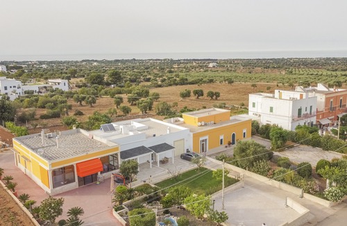 L'Assunta Apartment | Apartment 'Nonna Giuannen' with Private Terrace, Wi-Fi and Air Conditioning