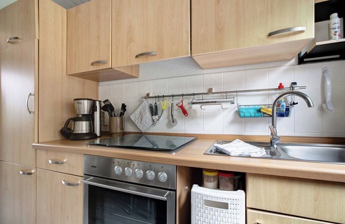 Bredstedt Apartment | Apartment 'Nordsee-Ferienwohnung Halligland' with Terrace, Private Garden and Wi-Fi