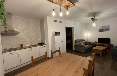 Hervas Apartment | Apartment number 4 Suite with Jacuzzi - 1 bedroom