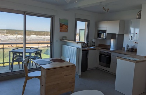 Hermanville-sur-Mer Apartment | Apartment on the seafront of the D-Day landing beaches
