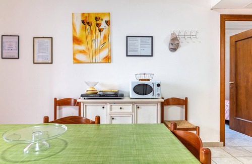 Torre Santa Sabina Apartment | Apartment 'Oasi' with Private Terrace, Wi-Fi and Air Conditioning