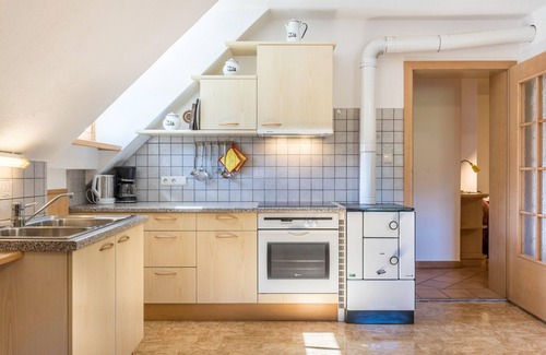 San Lorenzo di Sebato Apartment | Apartment Oberwieserhof App 3 in South Tyrol, Shared Garden & Wi-Fi