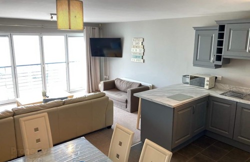 Portstewart Apartment | Apartment-Ocean views available for Summer Let Jul-Aug 2025. GOLF OPEN 13-20 Jul