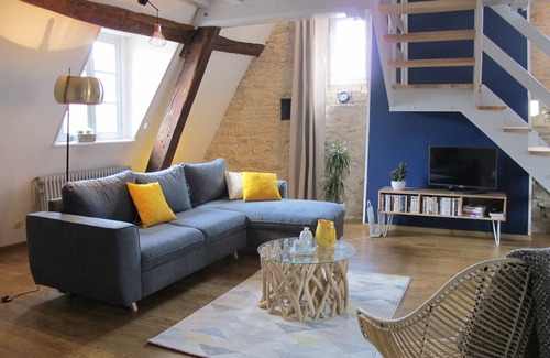 Beaune City Centre Apartment | Apartment of calm character ideally placed. Ideal for lovers.