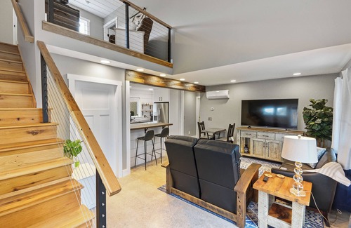 Sugarcreek Apartment | Apartment on Broadway St - K