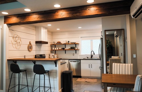 Sugarcreek Apartment | Apartment on Broadway St - L