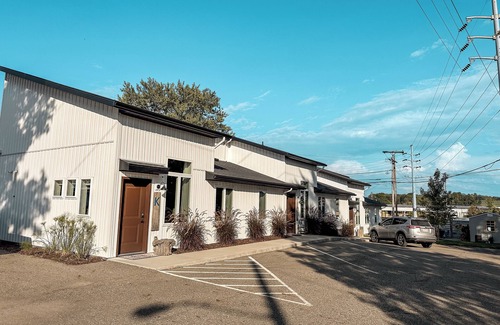 Sugarcreek Apartment | Apartment on Broadway St - L