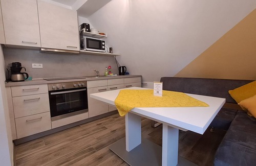Frickenfelden Apartment | Apartment on Lake 'Altmühlsee' with Terrace & Wi-Fi