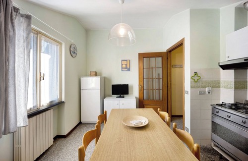 Diano Marina Apartment | Apartment Orizzonte 5 A with Shared Garden & Wi-Fi