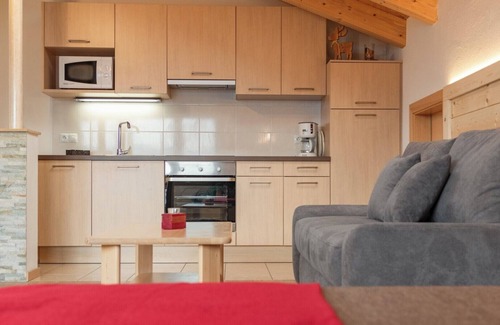 Villandro Apartment | Apartment 'Panorama' with Mountain View, Shared Garden and Wi-Fi