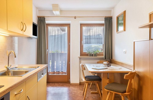 Chifa Apartment | Apartment 'Panoramablick' with Mountain View, Shared Garden and Wi-Fi