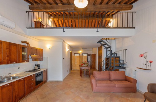 Santa Luce Apartment | Apartment 'Papavero' with Shared Pool, Wi-Fi and Air Conditioning